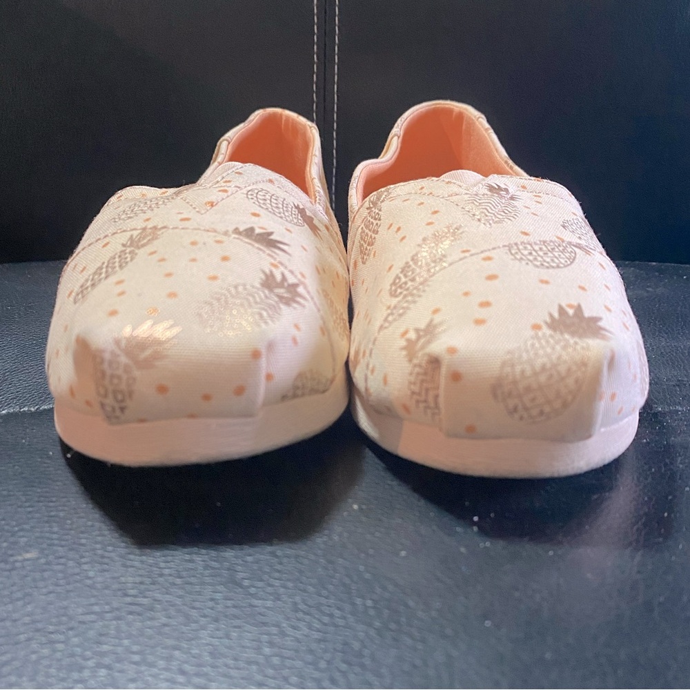 TOMS Women's Rose Gold Pineapple Print Slip-On Shoes Cream Size 6.5 - Picture 4 of 12